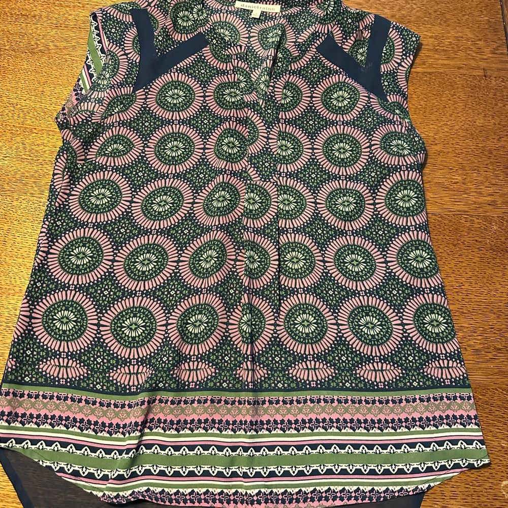 Sleeveless blouse
